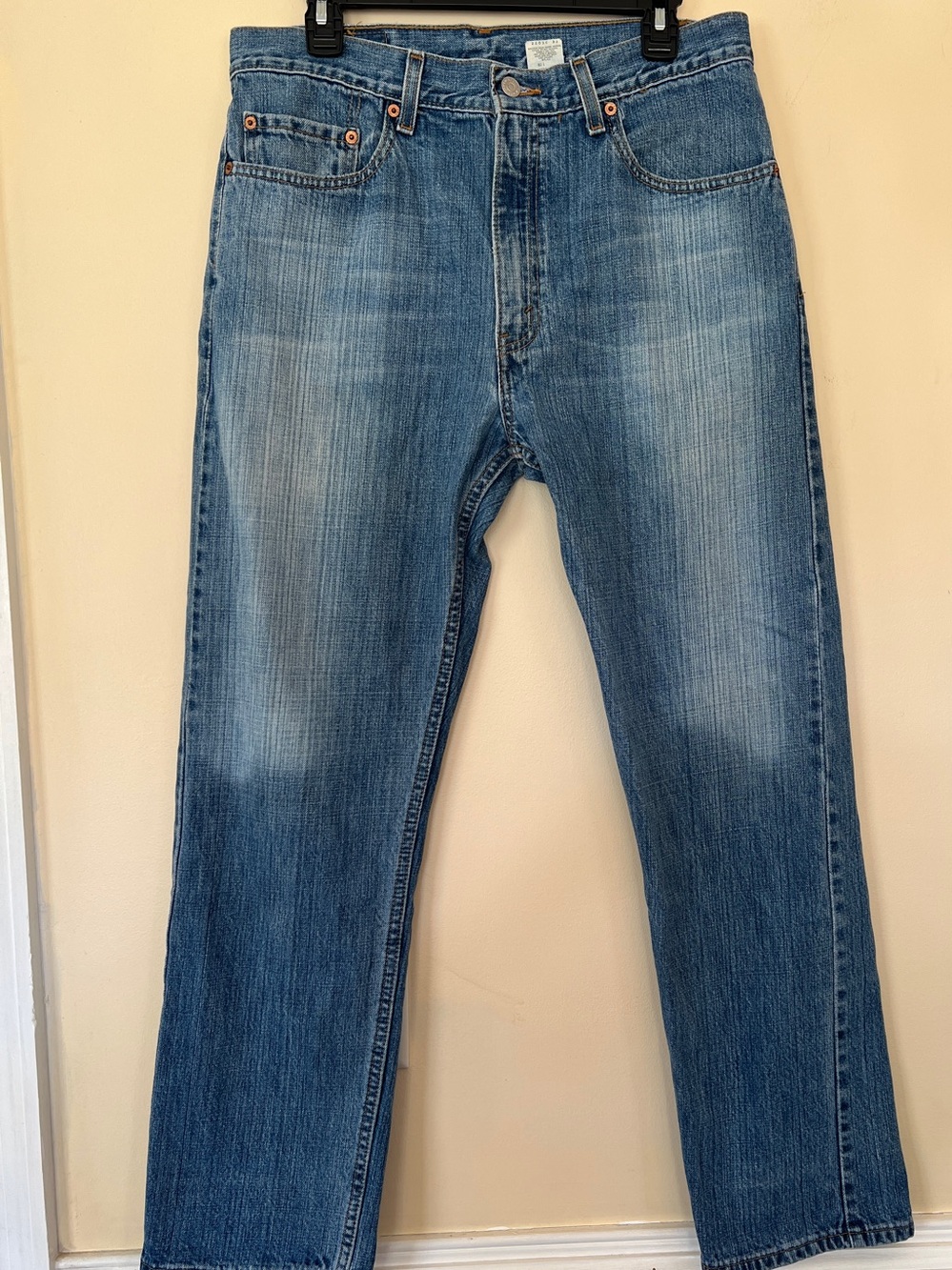 Levi’s 505 Men’s 34x30 Regular Fit Straight Leg Medium Wash Jeans